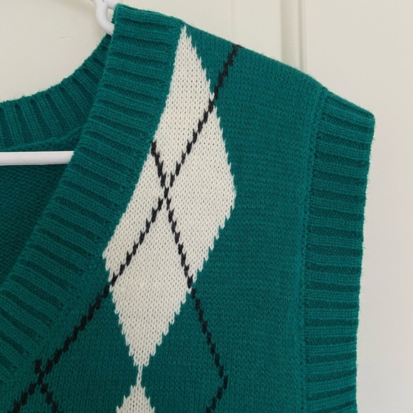 NWOT | Love Tree women’s diamond stitch sweater vest — medium - Picture 2 of 5